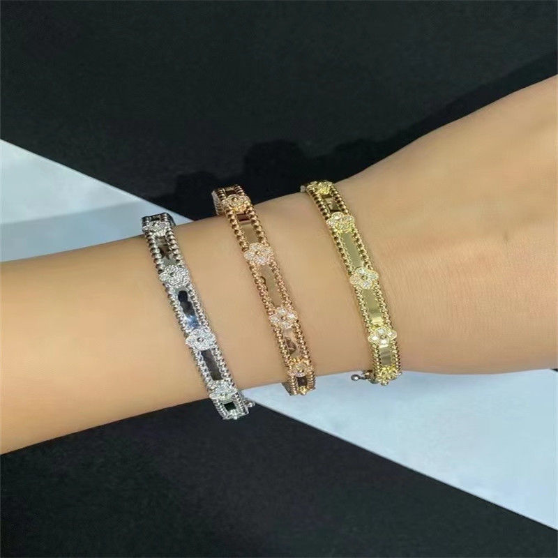 Solid Gold Custom Brand Jewelry 18k Rose Gold PerléE Sweet Clovers Bracelet gold jewelry