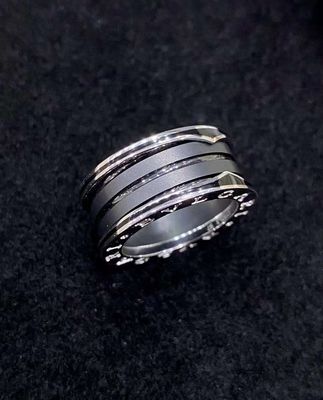 18K altın lüks marka mücevher yüzüğü iki 18Kt beyaz altın halka ve siyah seramik spiral ile
